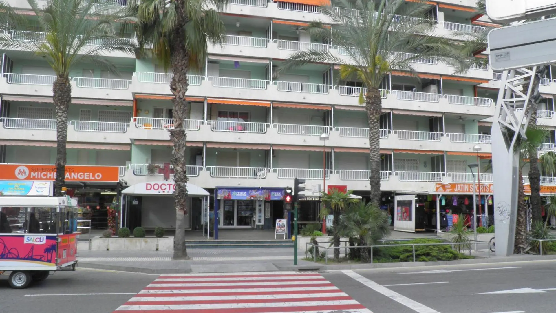 Home Mercurio Salou location